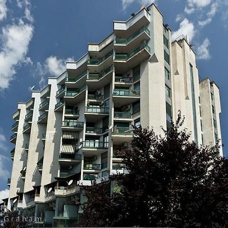 Sun Tower Luxury Suite-View From Of Tirana Center المظهر الخارجي الصورة